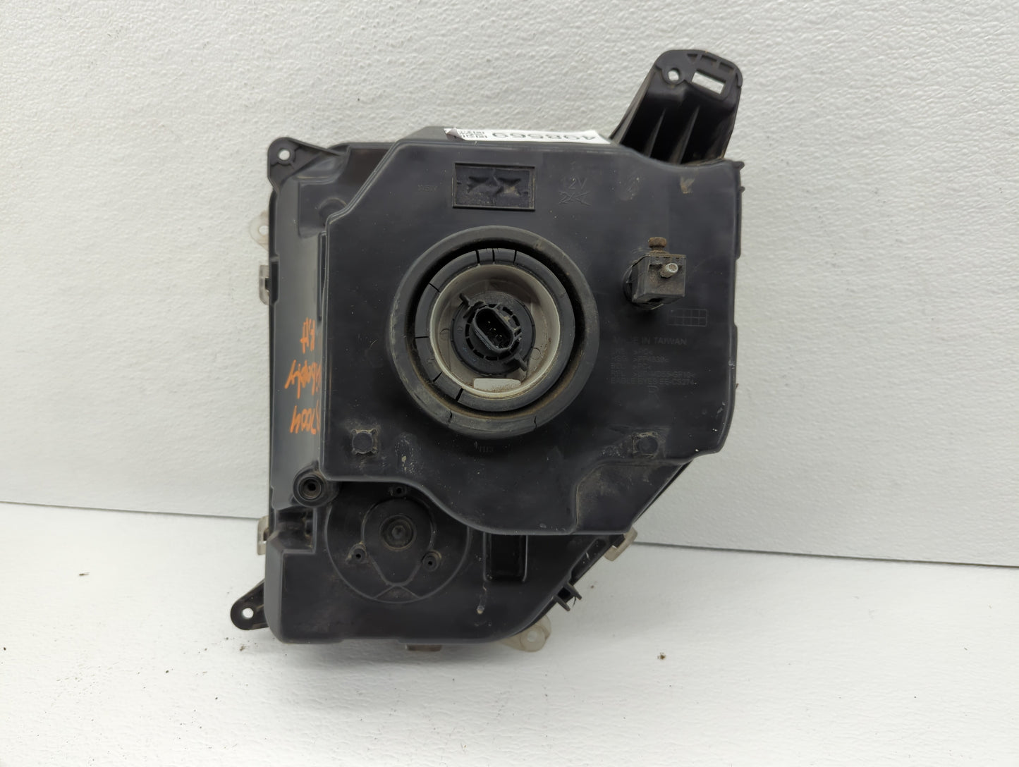 2008-2012 Jeep Liberty Passenger Right Oem Head Light Headlight Lamp - Oemusedautoparts1.com