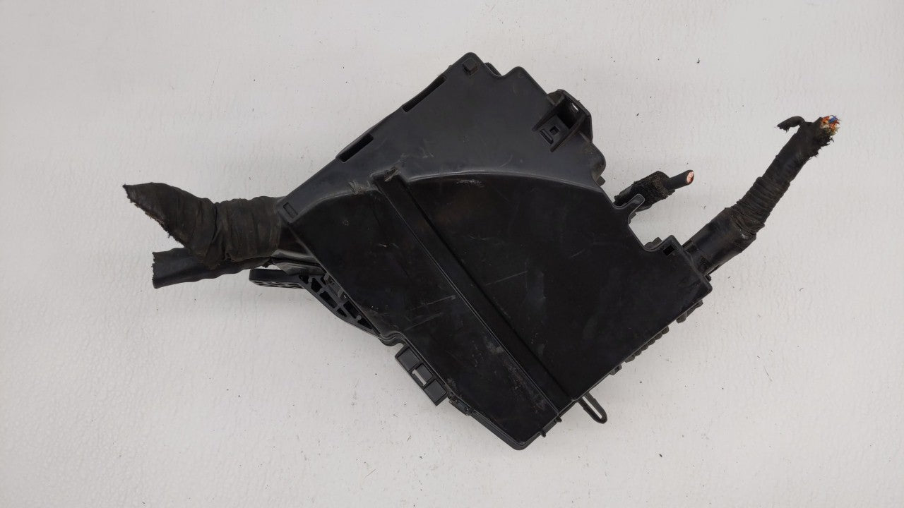 2011-2013 Kia Optima Fusebox Fuse Box Panel Relay Module P/N:91202-2T200 Fits Fits 2011 2012 2013 OEM Used Auto Parts - Oemu