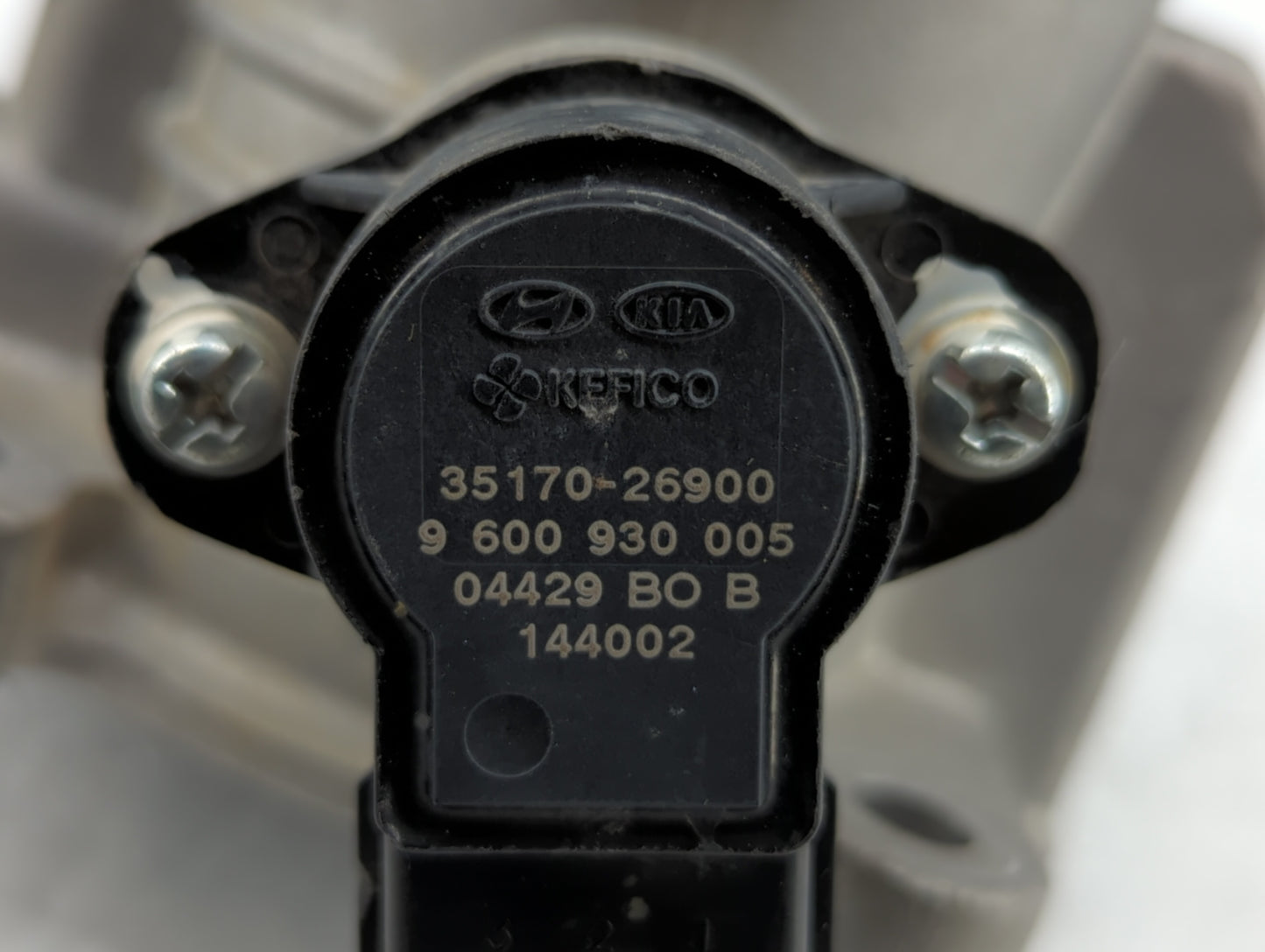 2006-2011 Kia Rio Throttle Body P/N:35100-26860 35170-26900 Fits Fits 2006 2007 2008 2009 2010 2011 OEM Used Auto Parts - Oe