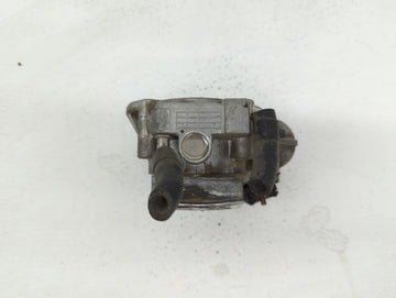 2011-2013 Kia Sportage Throttle Body P/N:35100-25400 35100-25200 Fits Fits 2006 2007 2008 2009 2010 2011 2012 2013 OEM Used Auto Parts