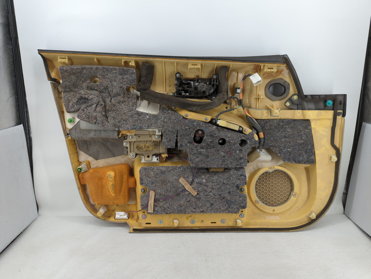 2011 Lexus Gs350 Front Right Passenger Interior Door Panel Trim Cashmere - Oemusedautoparts1.com