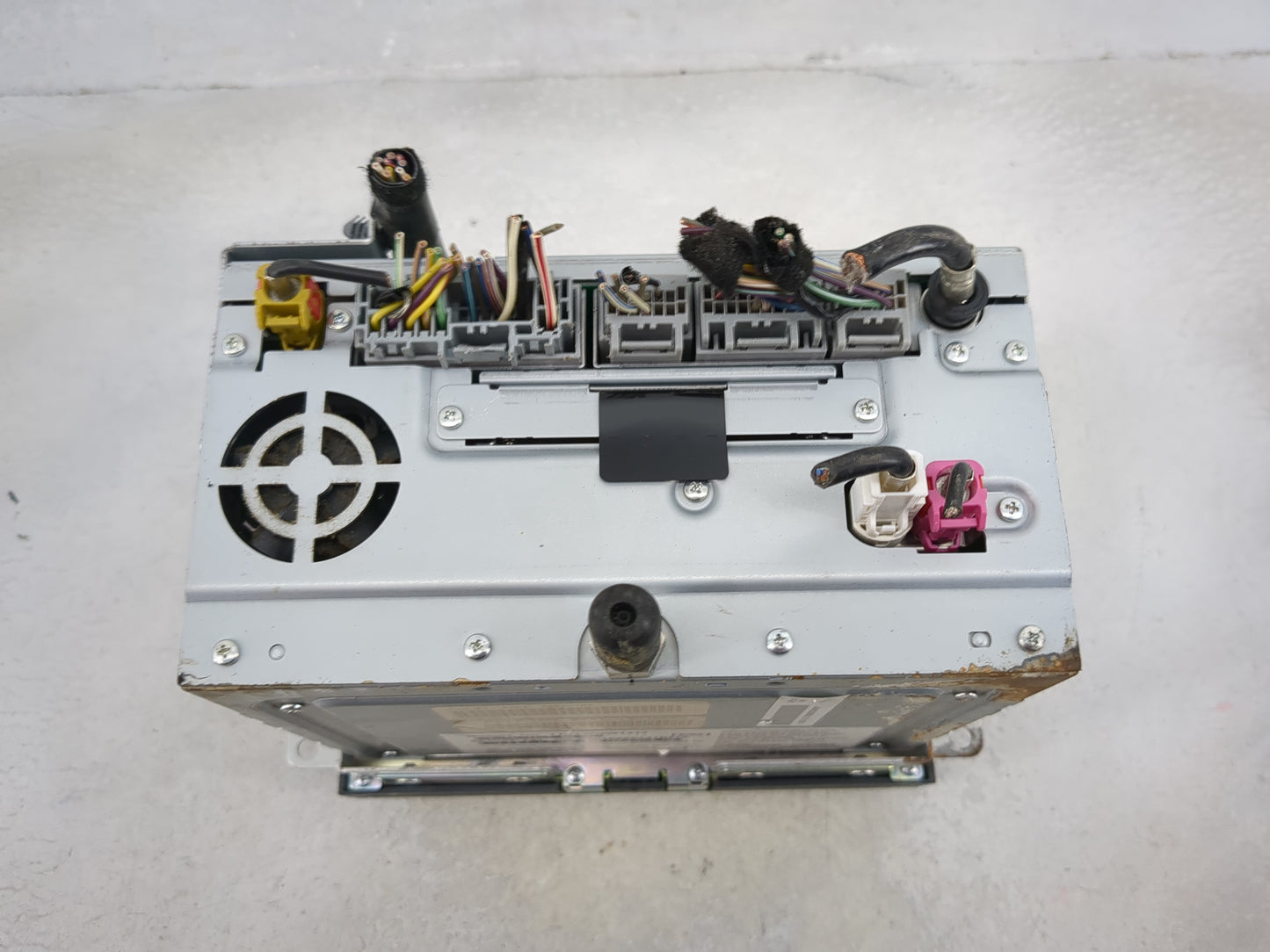 2011 Lincoln Mks Radio AM FM Cd Player Receiver Replacement P/N:UQW1317 Fits OEM Used Auto Parts - Oemusedautoparts1.com