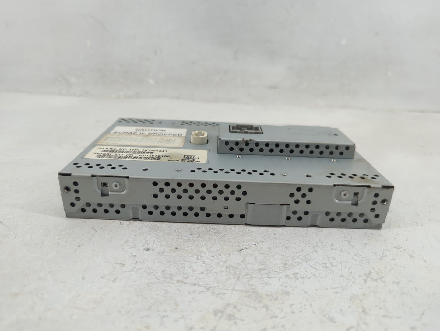 2011 Lincoln Mkt Radio AM FM Cd Player Receiver Replacement P/N:UQW1341 Fits OEM Used Auto Parts - Oemusedautoparts1.com