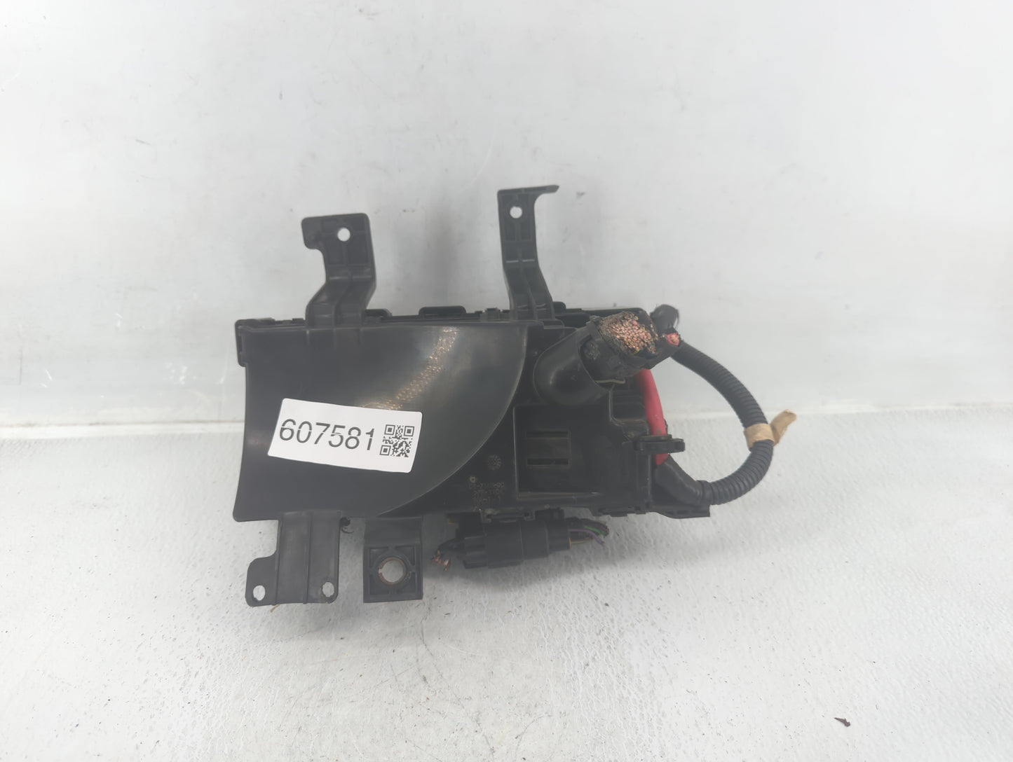 2011-2012 Lincoln Mkz Fusebox Fuse Box Panel Relay Module P/N:BH6T-14290-A Fits Fits 2010 2011 2012 OEM Used Auto Parts - Oe