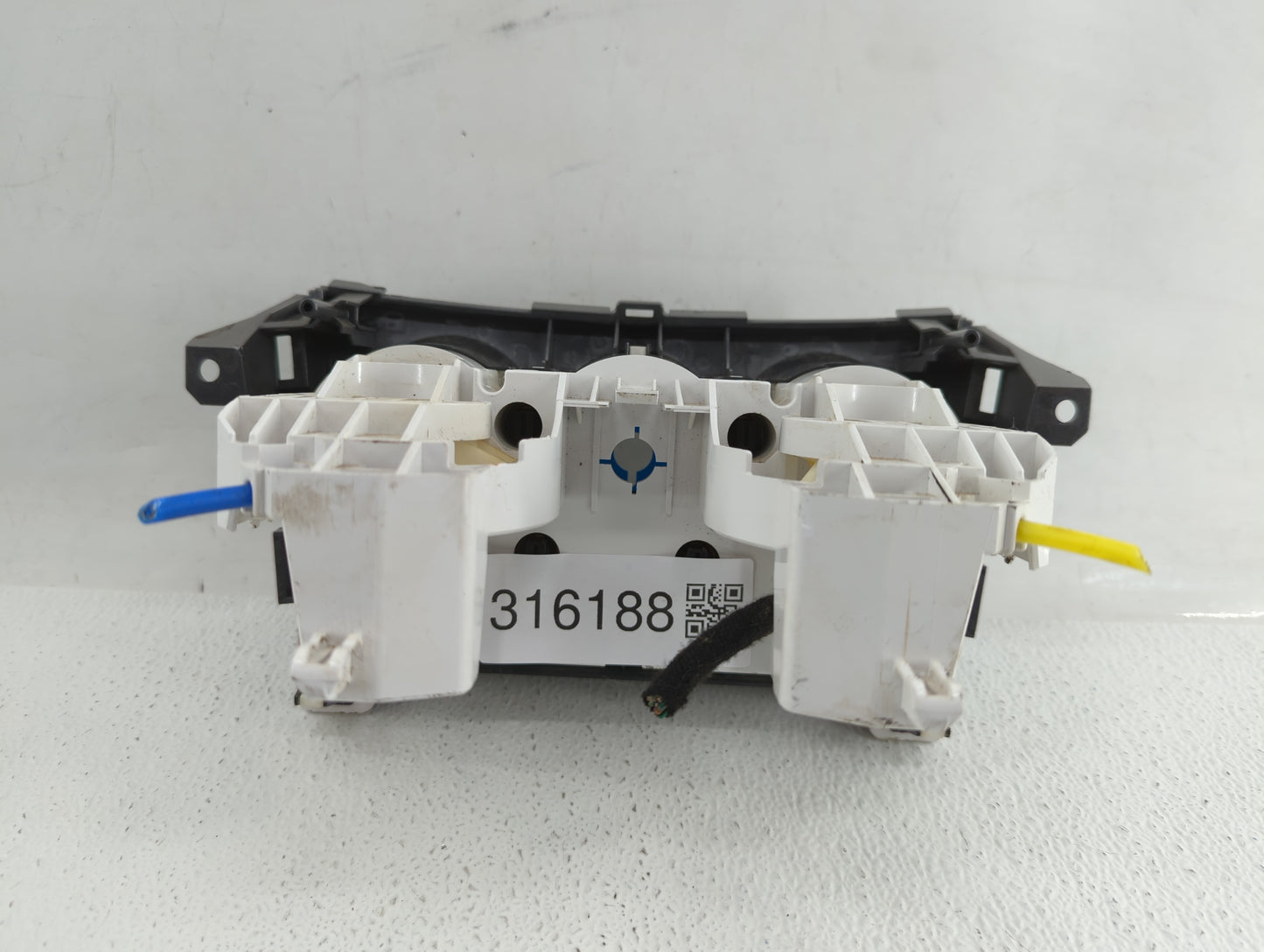 2010-2011 Mazda 3 Climate Control Module Temperature AC/Heater Replacement P/N:BBM4 1A20 BBM4 0K16, BBM4 0E27 Fits Fits 2010