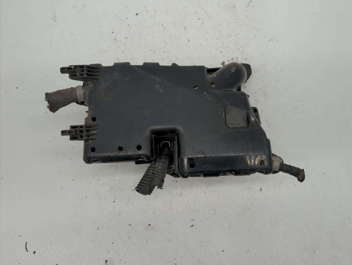 2011 Mazda 3 Fusebox Fuse Box Panel Relay Module P/N:BBM5-66761 BBM6-66791 Fits OEM Used Auto Parts - Oemusedautoparts1.com