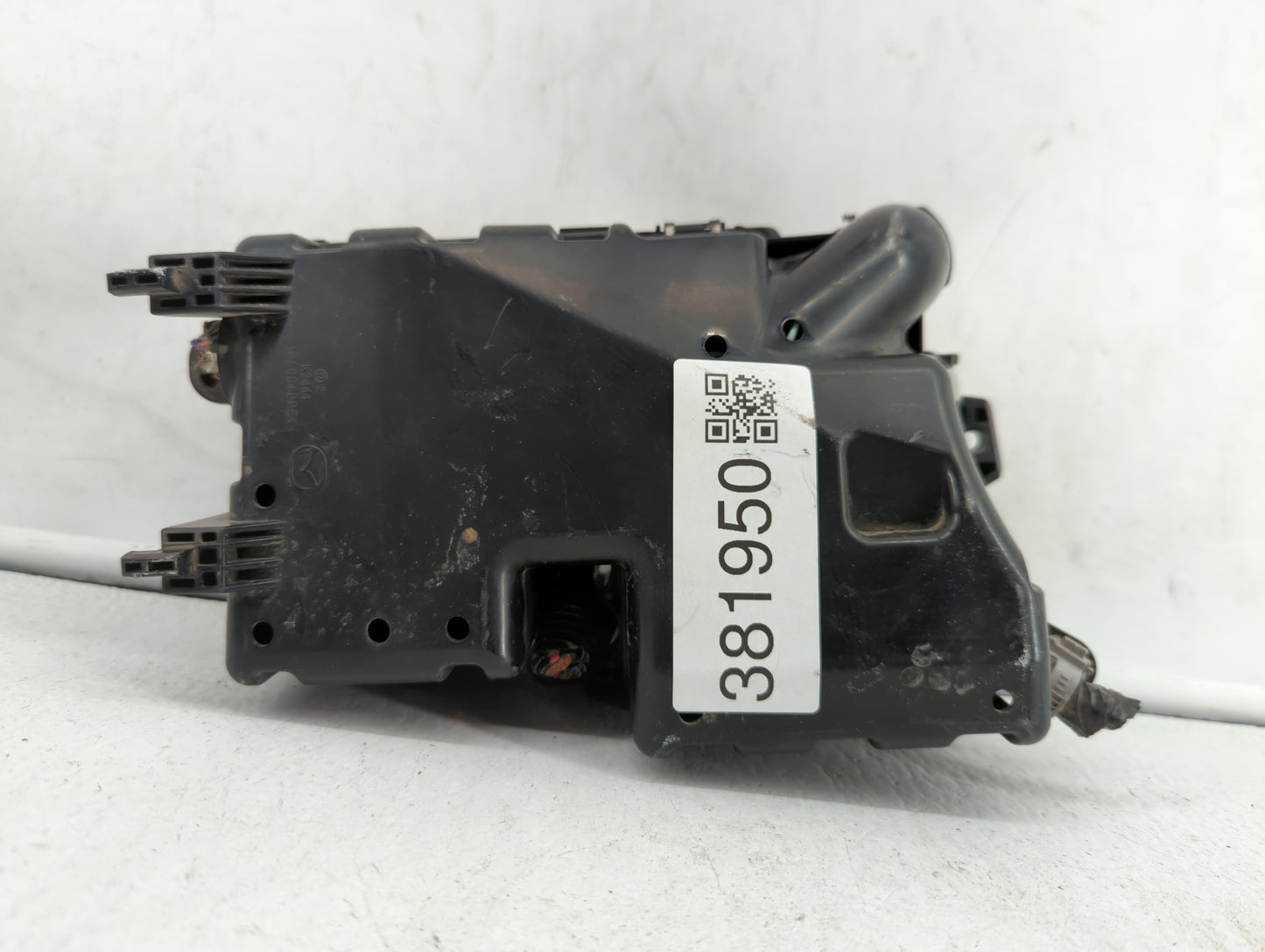 2011 Mazda 3 Fusebox Fuse Box Panel Relay Module P/N:BBM6-66761 Fits OEM Used Auto Parts - Oemusedautoparts1.com