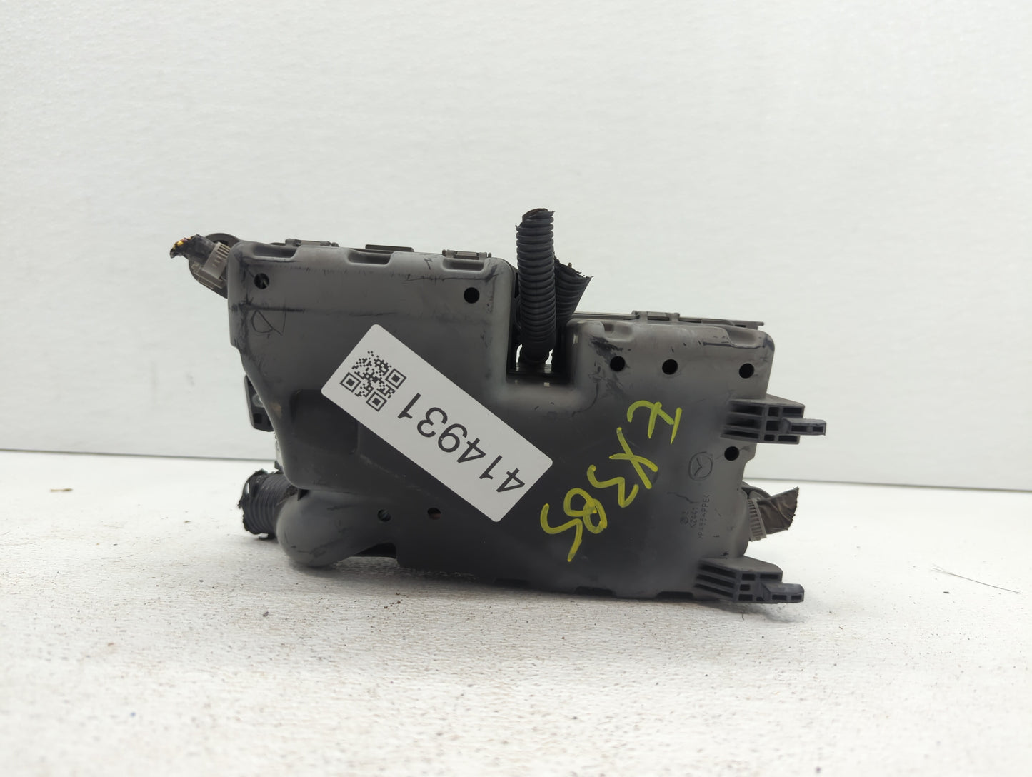 2011-2012 Mazda 3 Chassis Control Module Ccm Bcm Body Control - Oemusedautoparts1.com