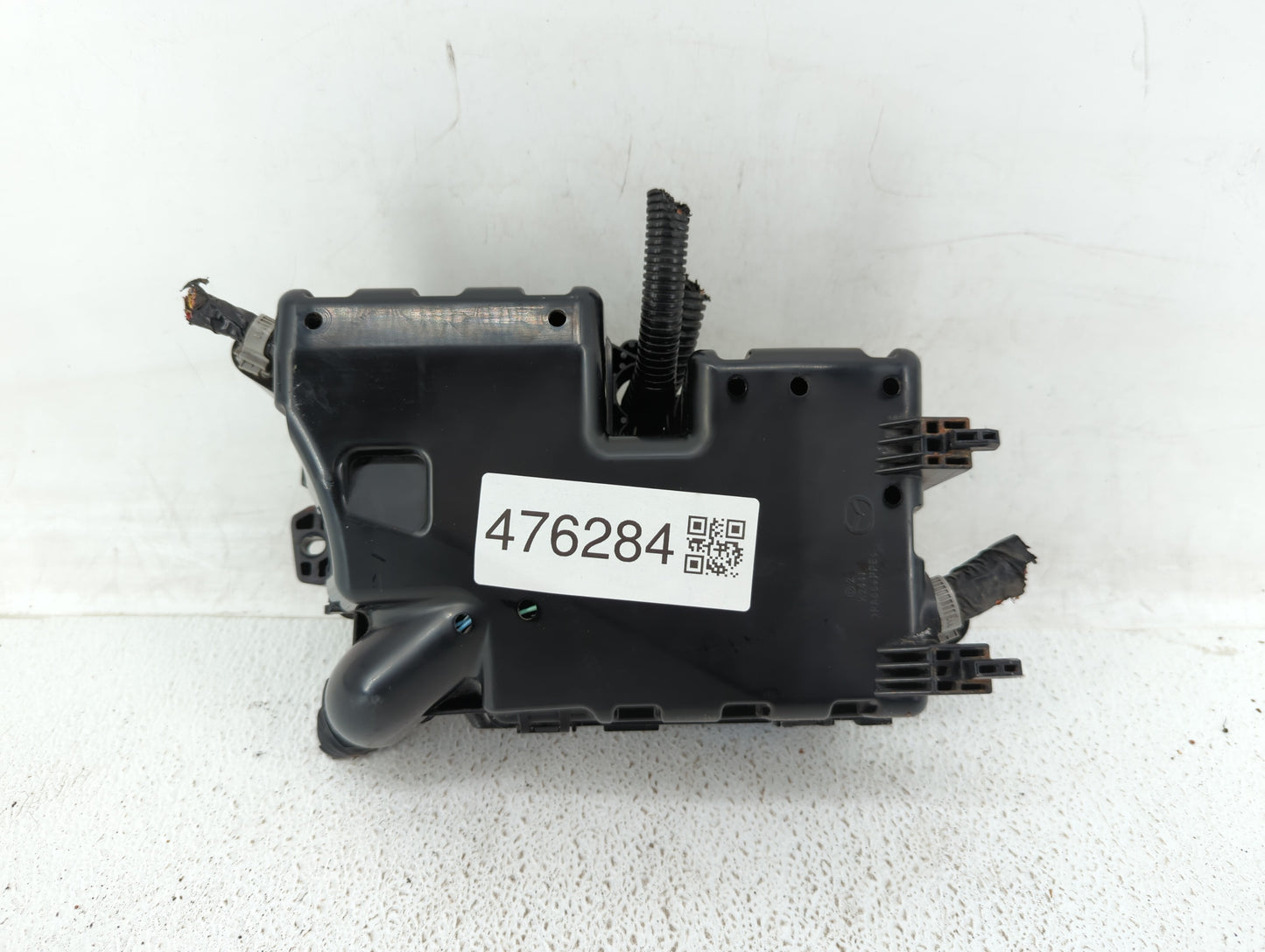 2011 Mazda 3 Fusebox Fuse Box Panel Relay Module P/N:BBM6-66761 Fits OEM Used Auto Parts - Oemusedautoparts1.com
