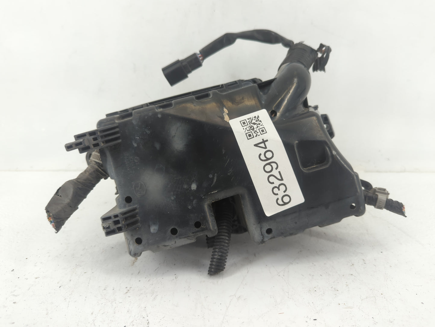 2011 Mazda 3 Fusebox Fuse Box Panel Relay Module P/N:BBM6-66761 Fits OEM Used Auto Parts - Oemusedautoparts1.com