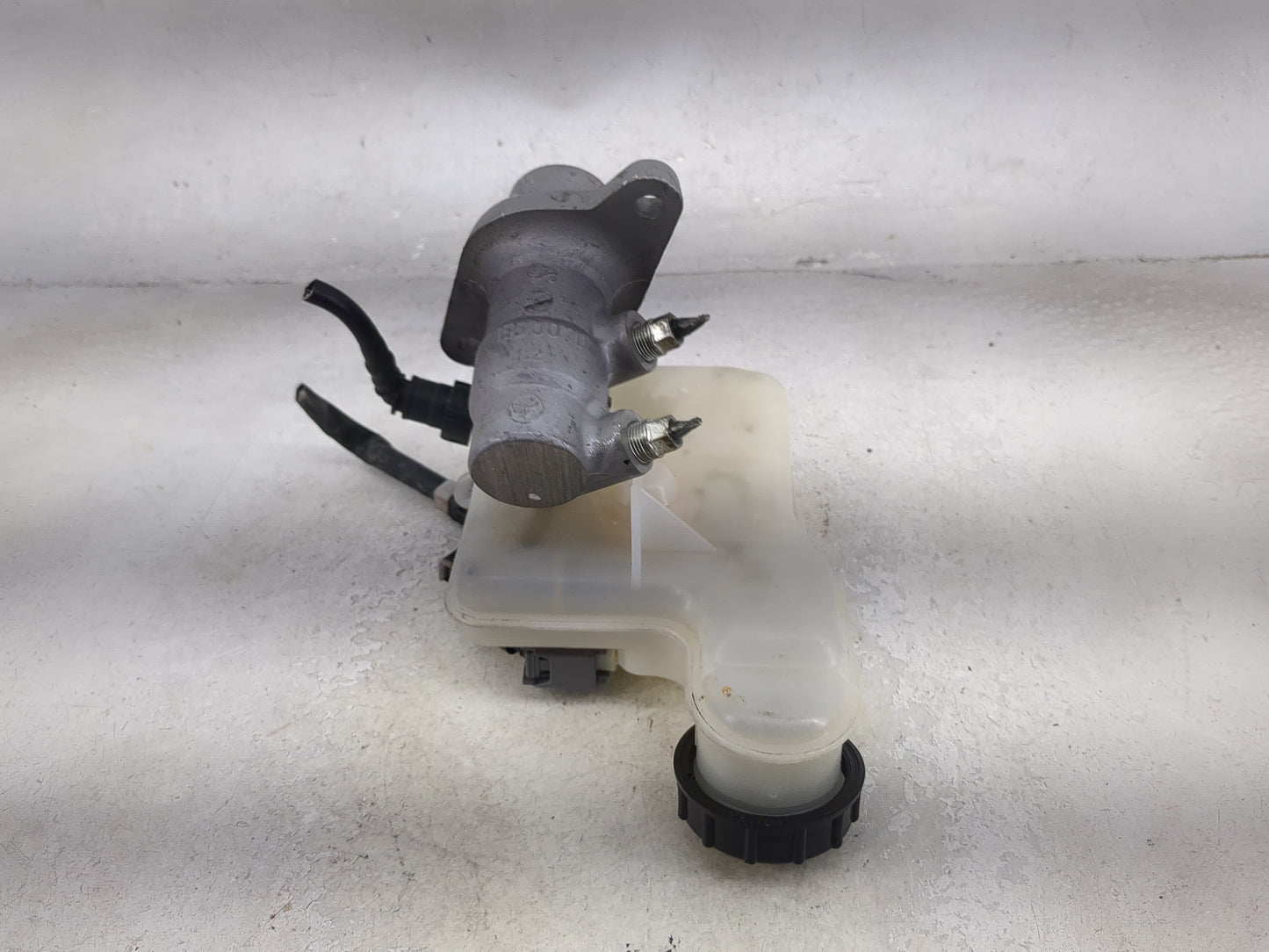 Mazda Mazda3 Brake Master Cylinder 1492456 - Oemusedautoparts1.com