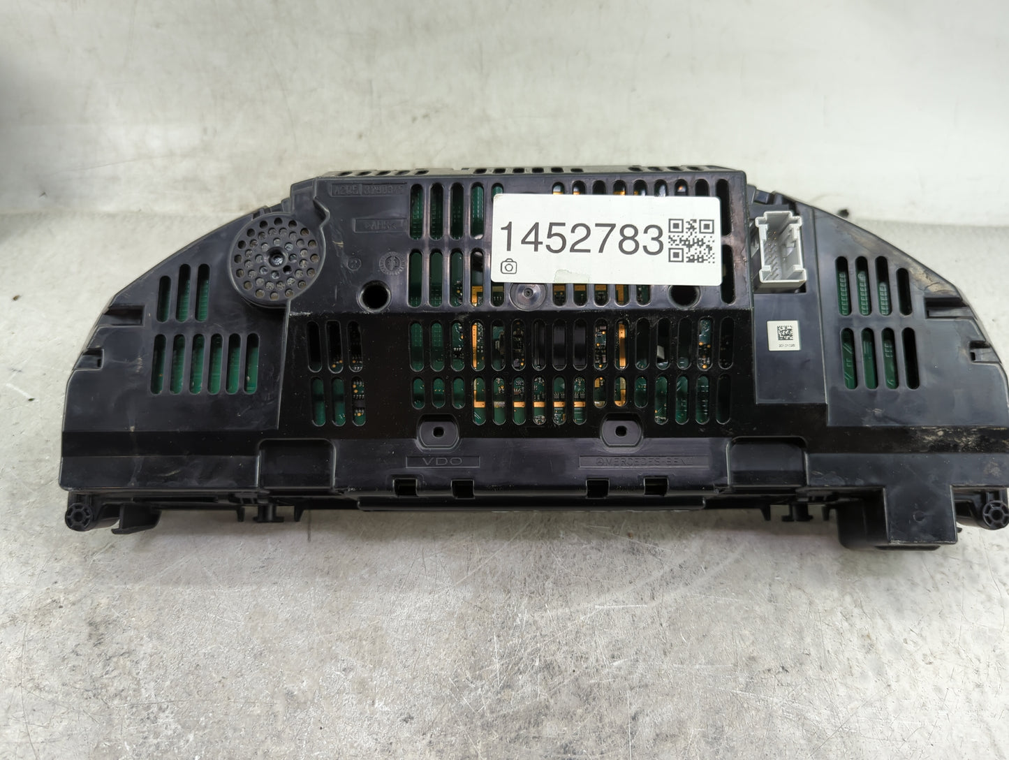 2011 Mercedes-Benz E-Class Instrument Cluster Speedometer Gauges P/N:A2129003110 A2C53427645, A2C53257171 Miles:86K Fits OEM
