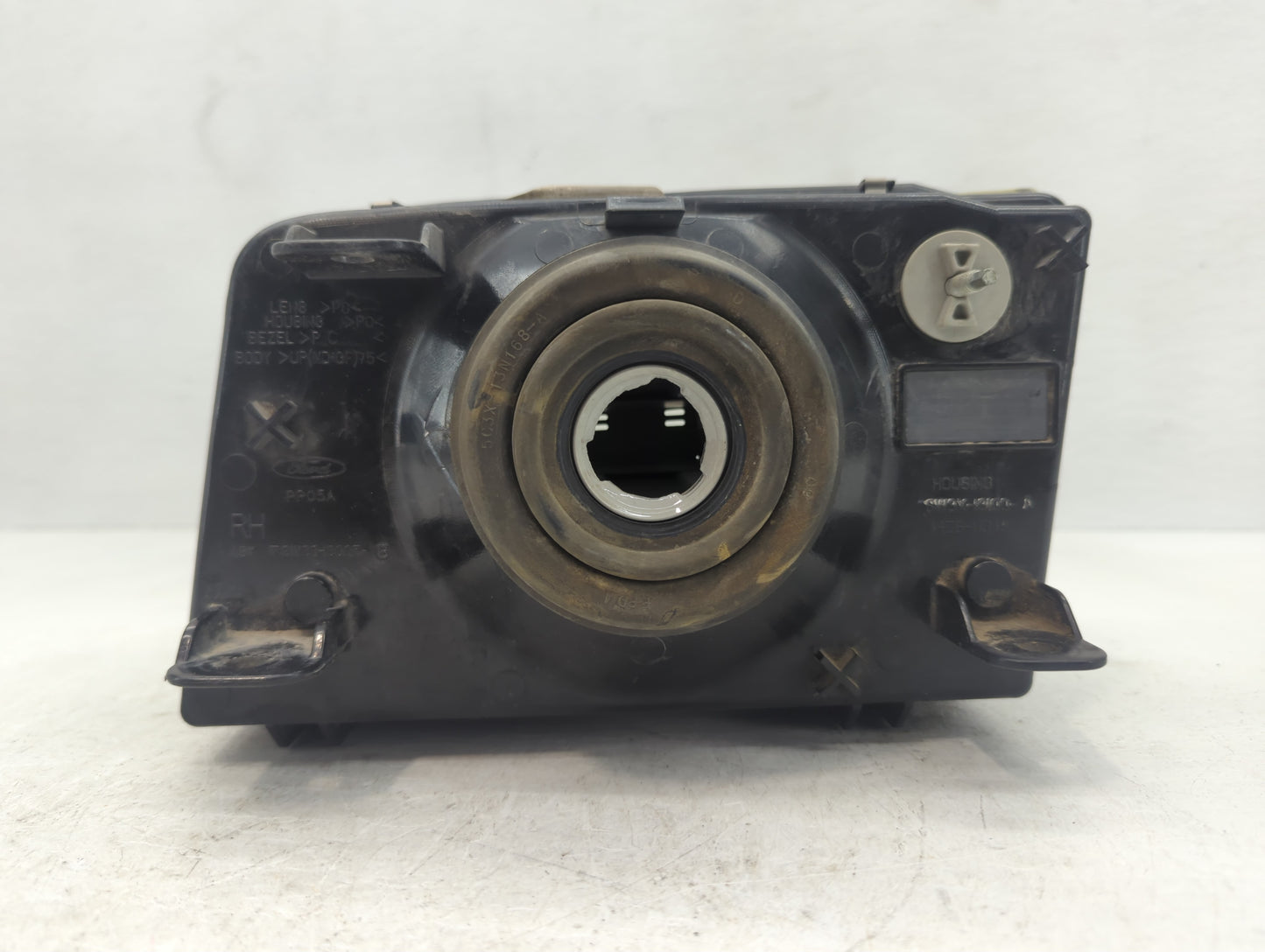 2006 Mercury Grand Marquis Passenger Right Oem Head Light Headlight Lamp - Oemusedautoparts1.com