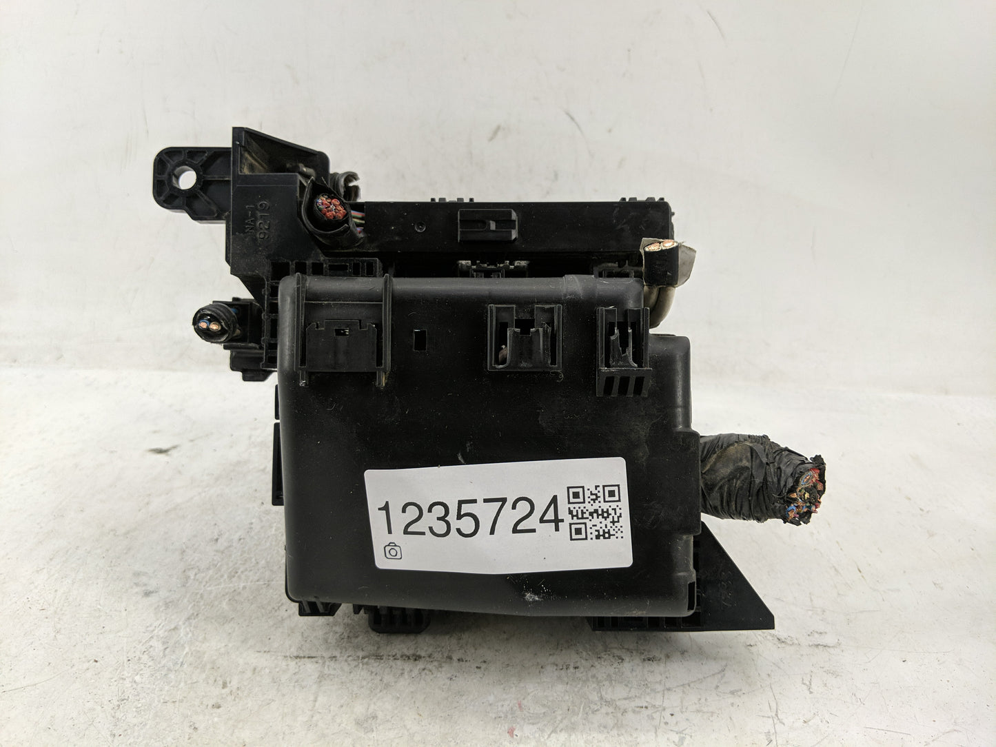 2004-2011 Mitsubishi Endeavor Fusebox Fuse Box Panel Relay Module Fits OEM Used Auto Parts - Oemusedautoparts1.com