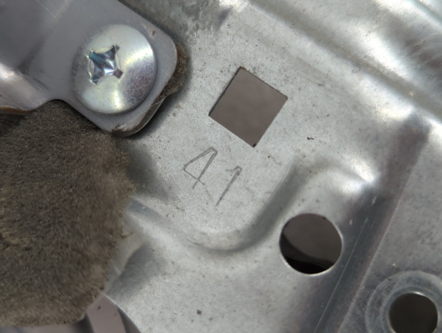 2011 Mitsubishi Endeavor Driver Left Front Window Regulator - Oemusedautoparts1.com