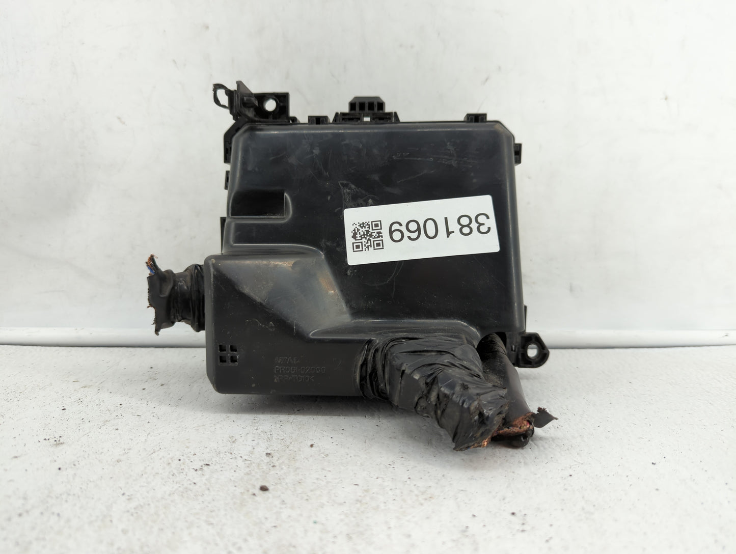 2011 Mitsubishi Rvr Fusebox Fuse Box Panel Relay Module P/N:8565A024 Fits OEM Used Auto Parts - Oemusedautoparts1.com