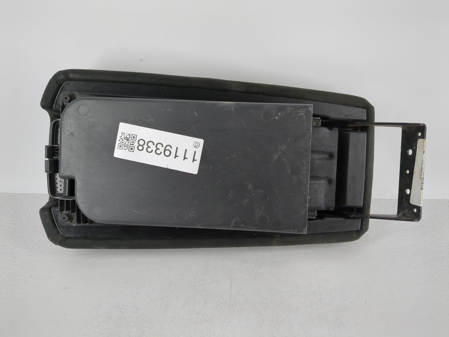 2010-2013 Nissan Altima Center Console Armrest Cover Lid P/N:1420066XLA Fits Fits 2010 2011 2012 2013 OEM Used Auto Parts -