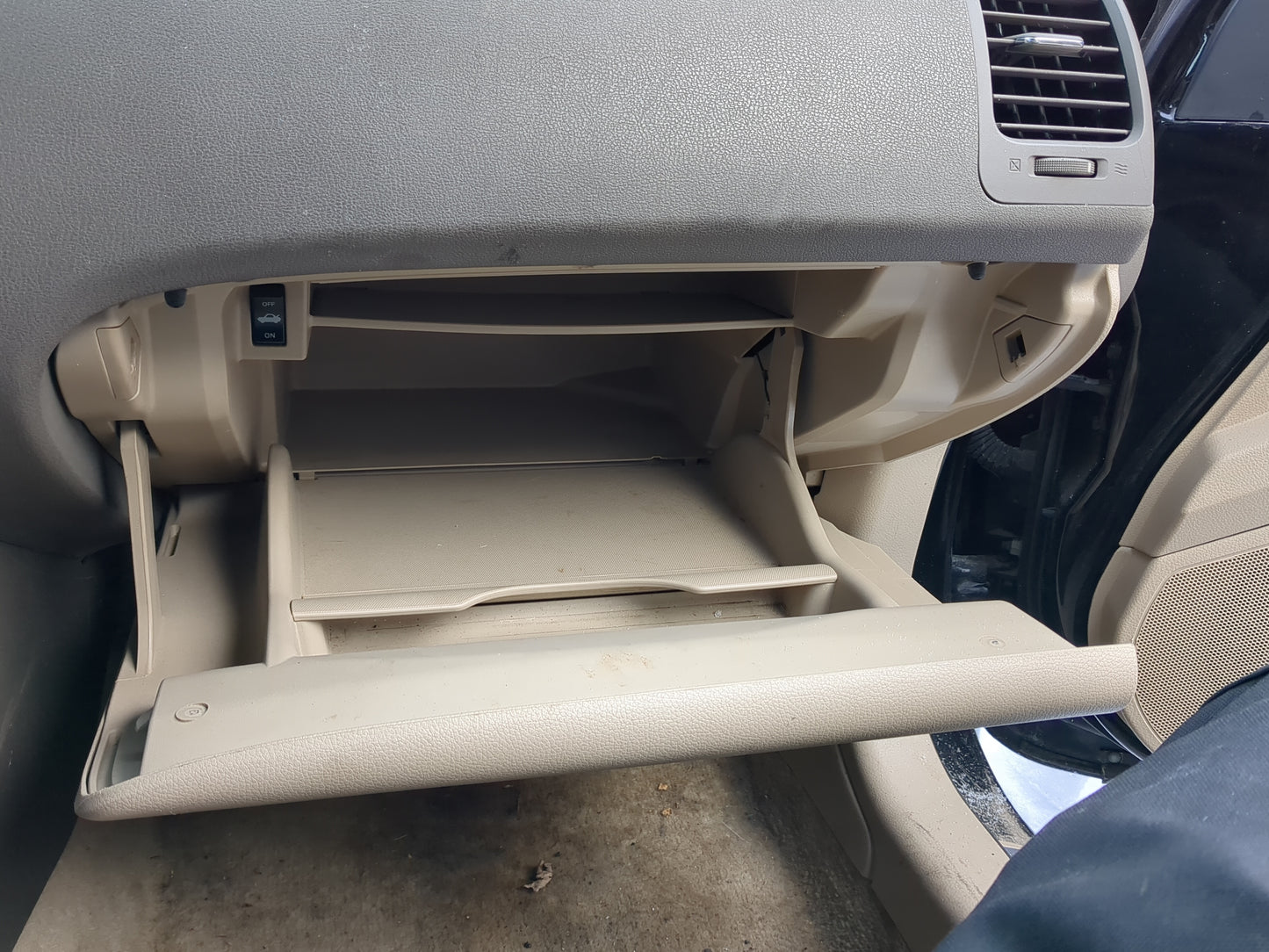 2011 Nissan Altima Passenger Glove Box Door Storage Compartment - Oemusedautoparts1.com