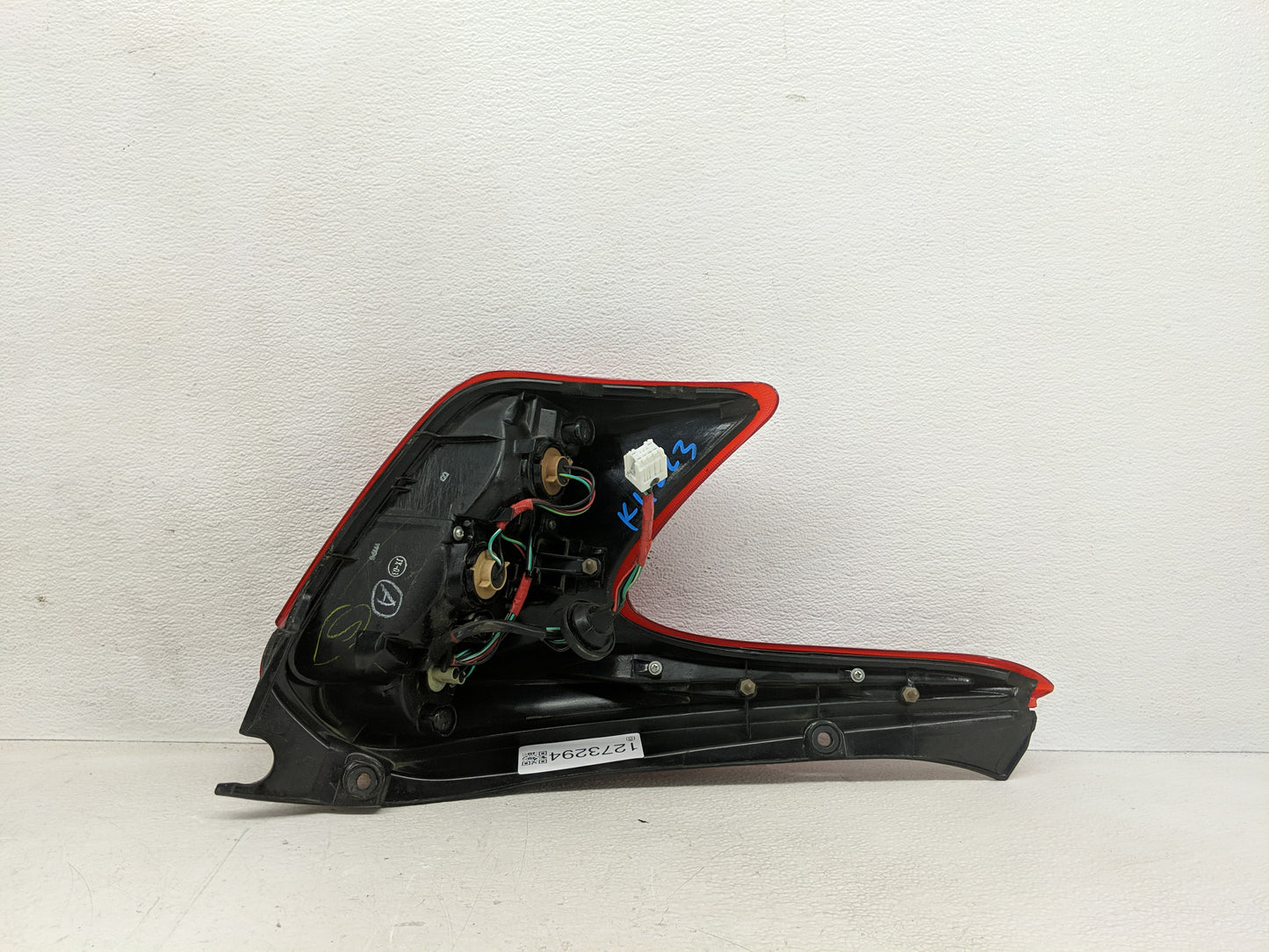 2011-2014 Nissan Juke Tail Light Assembly Passenger Right OEM Fits Fits 2011 2012 2013 2014 OEM Used Auto Parts - Oemusedaut