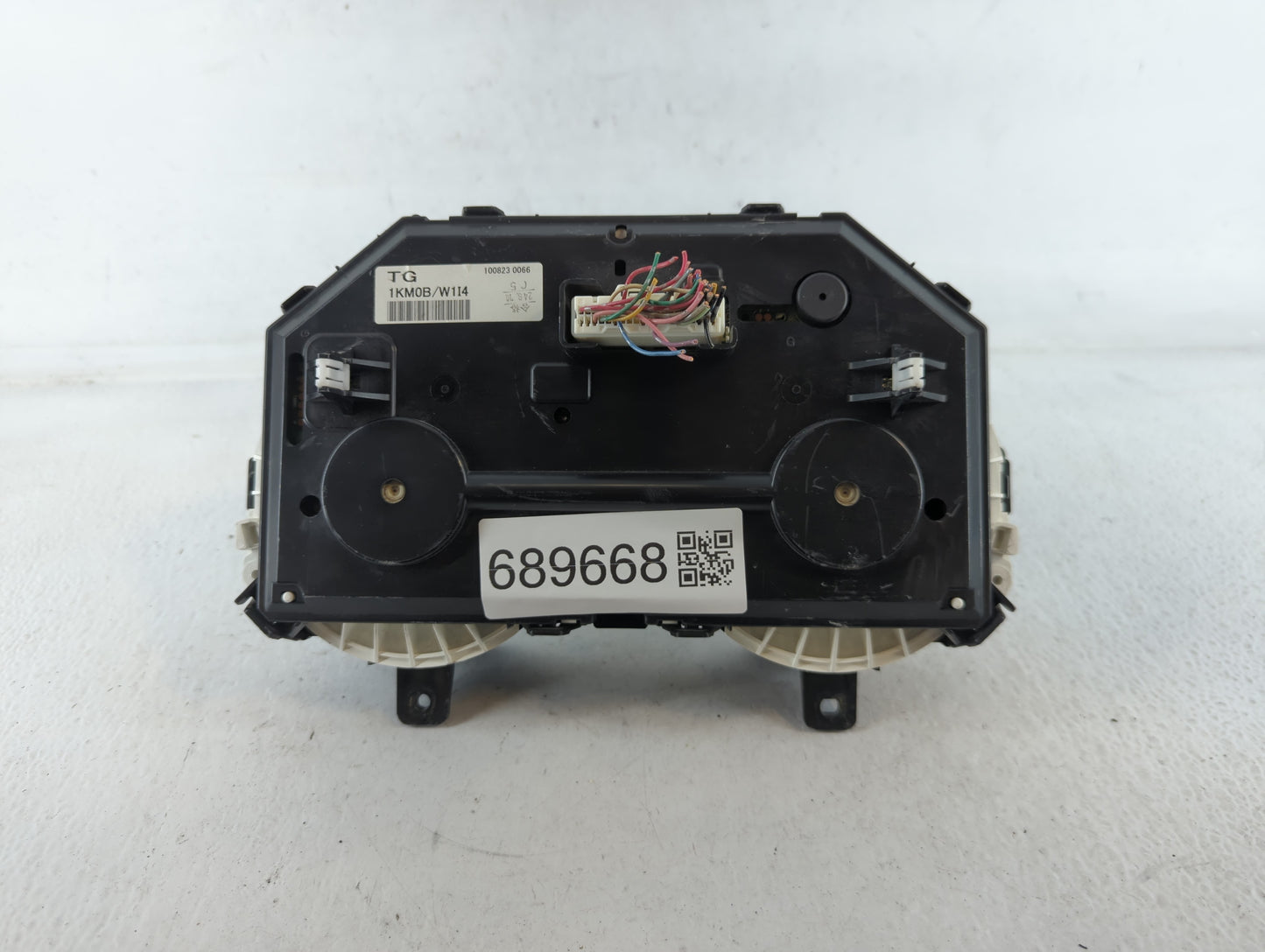 2011 Nissan Juke Instrument Cluster Speedometer Gauges P/N:1KM0B/W114 Fits OEM Used Auto Parts - Oemusedautoparts1.com