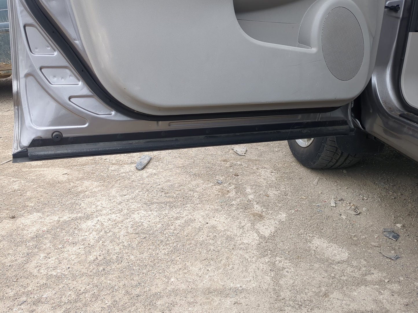2011-2014 Nissan Rogue Driver Front Door Oem - Oemusedautoparts1.com