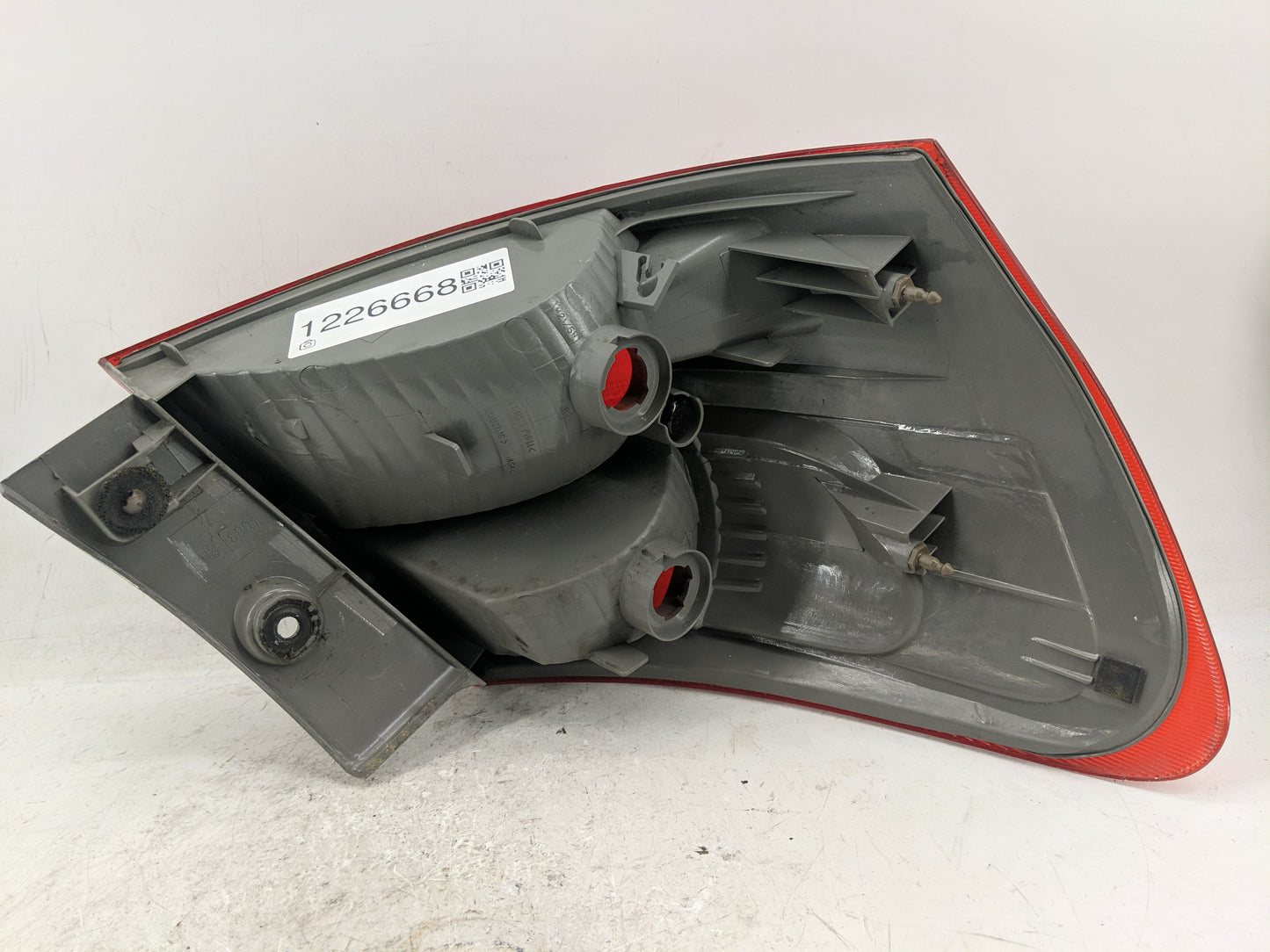 2008-2015 Nissan Rogue Tail Light Assembly Passenger Right OEM Fits Fits 2008 2009 2010 2011 2012 2013 2014 2015 OEM Used Au