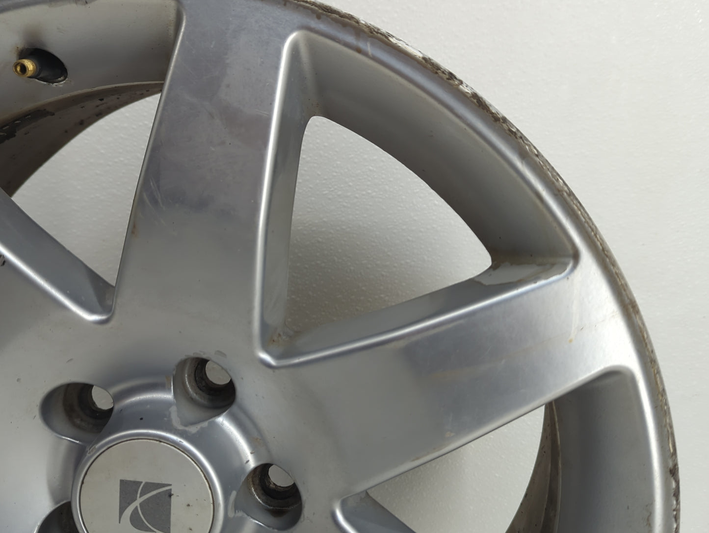 2004-2007 Saturn Vue Oem Wheel Rim Absolute Black - Oemusedautoparts1.com