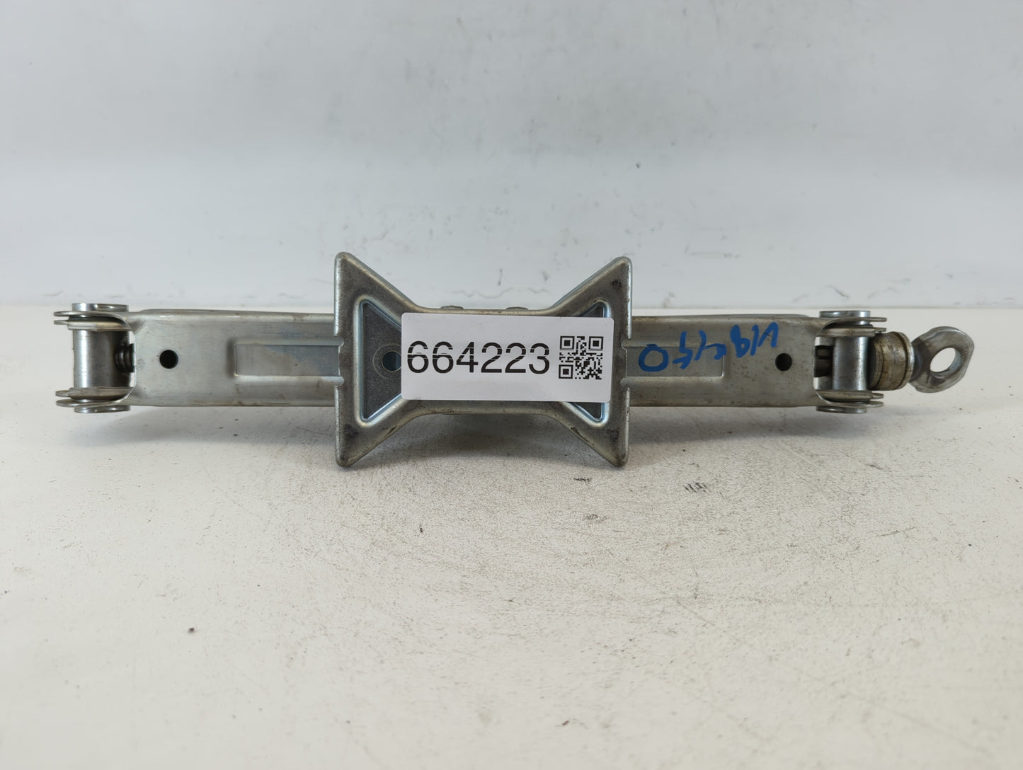 2011 Scion Xb Spare Scissor Car Jack - Oemusedautoparts1.com