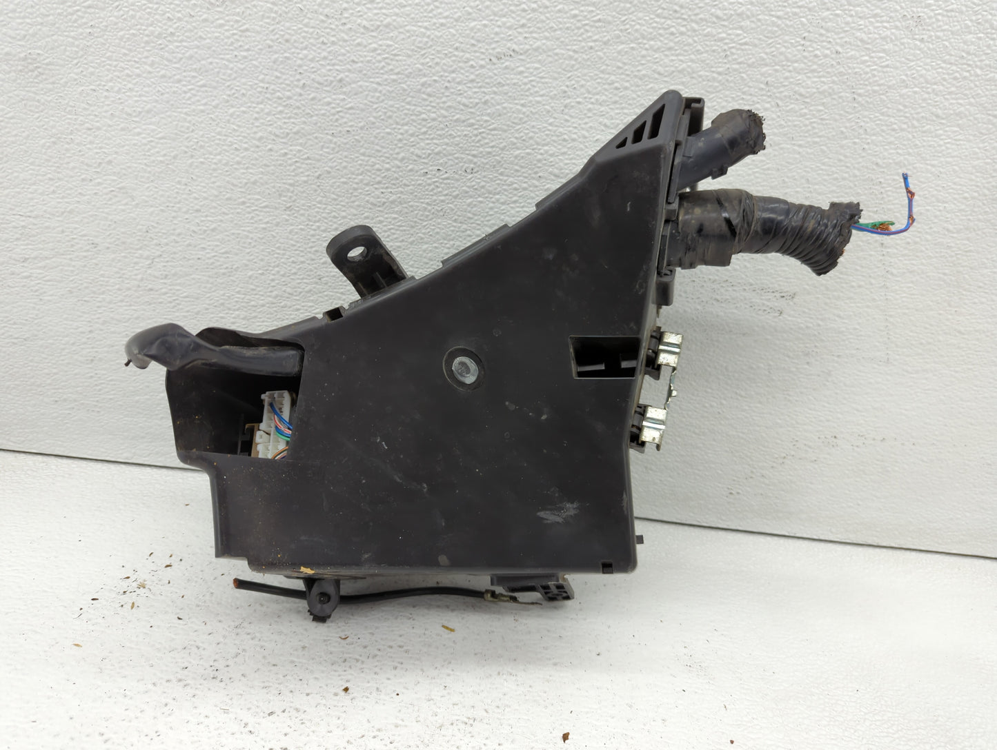 2010-2013 Subaru Forester Fusebox Fuse Box Panel Relay Module P/N:MB502096B Fits Fits 2010 2011 2012 2013 OEM Used Auto Part