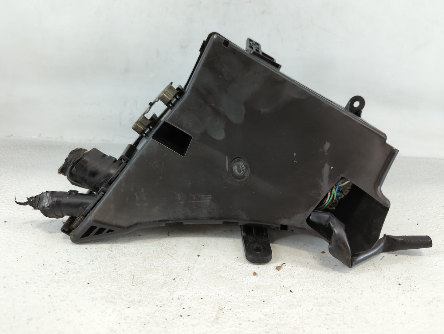 2010-2013 Subaru Forester Fusebox Fuse Box Panel Relay Module P/N:MB100200B Fits Fits 2010 2011 2012 2013 OEM Used Auto Part