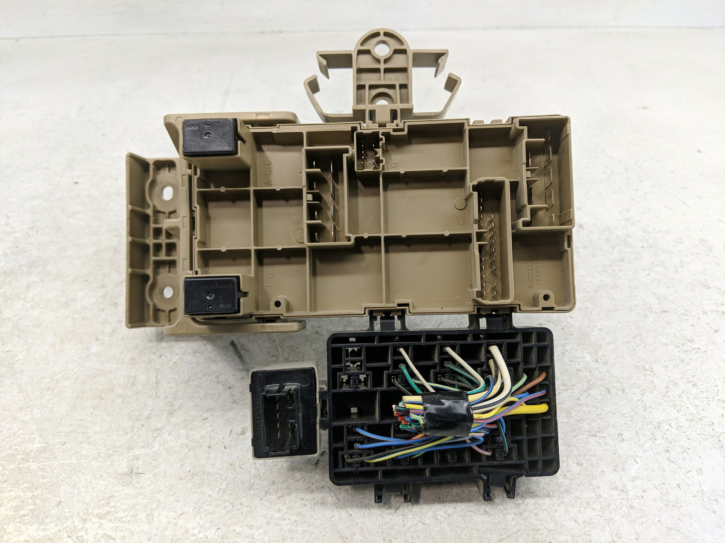 2010-2014 Subaru Impreza Fusebox Fuse Box Panel Relay Module P/N:CM19360AN 82201FG010 Fits Fits 2010 2011 2012 2013 2014 OEM
