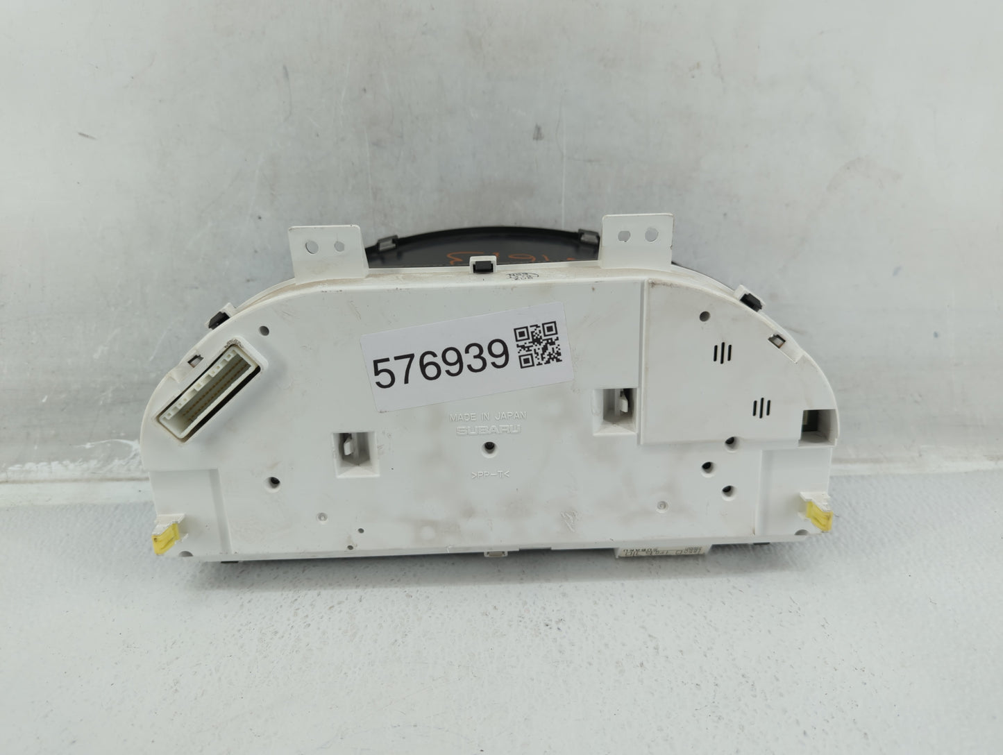 2011 Subaru Impreza Instrument Cluster Speedometer Gauges P/N:8501FG670 Fits OEM Used Auto Parts - Oemusedautoparts1.com