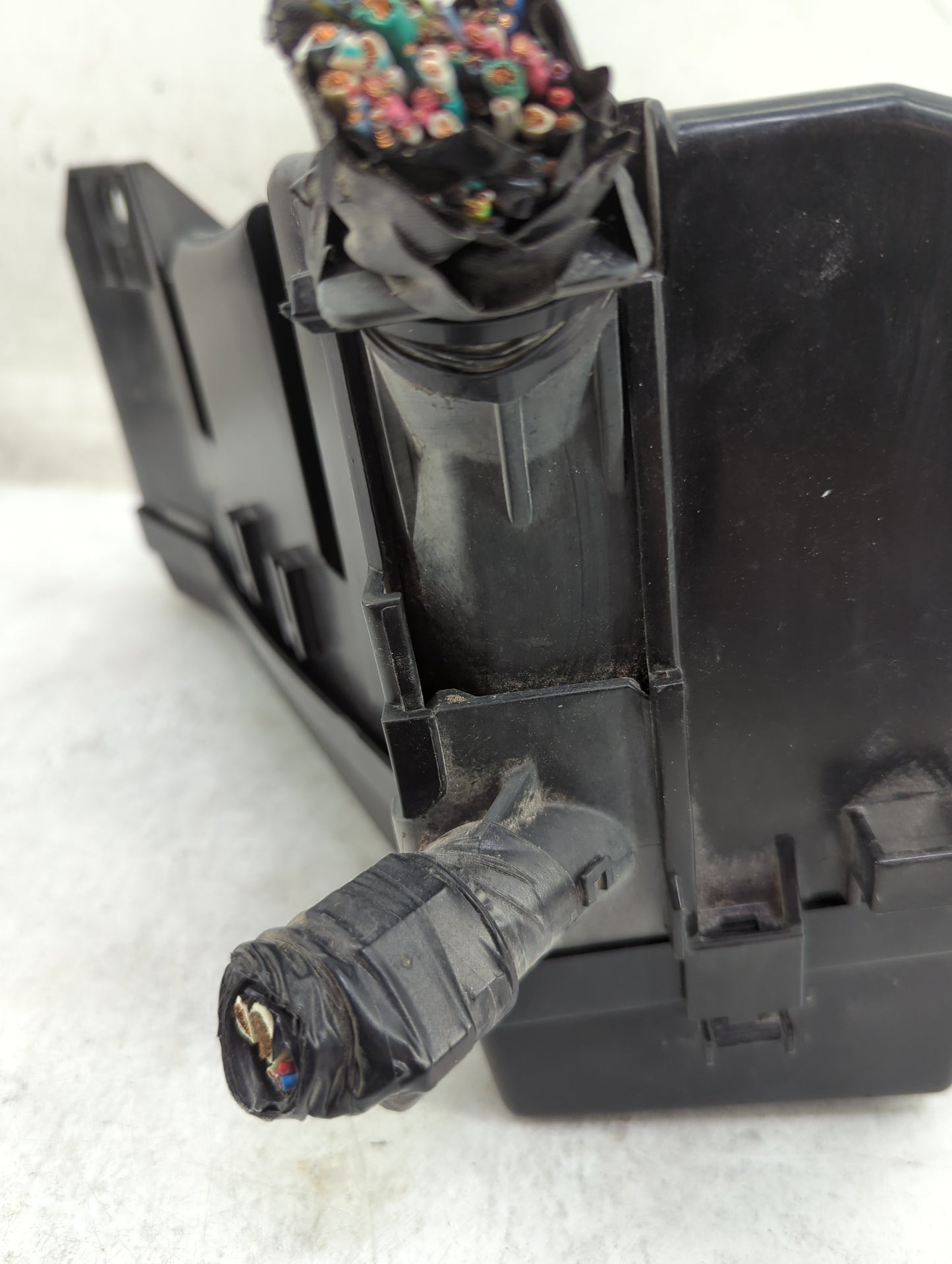 2010-2014 Subaru Legacy Fusebox Fuse Box Panel Relay Module P/N:MB7026008 Fits Fits 2010 2011 2012 2013 2014 OEM Used Auto P