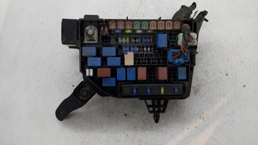 2010-2013 Suzuki Kizashi Fusebox Fuse Box Panel Relay Module Fits Fits 2010 2011 2012 2013 OEM Used Auto Parts