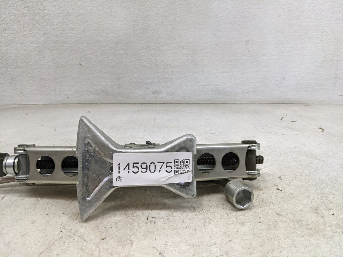 2011 Suzuki Sx4 Spare Scissor Car Jack - Oemusedautoparts1.com