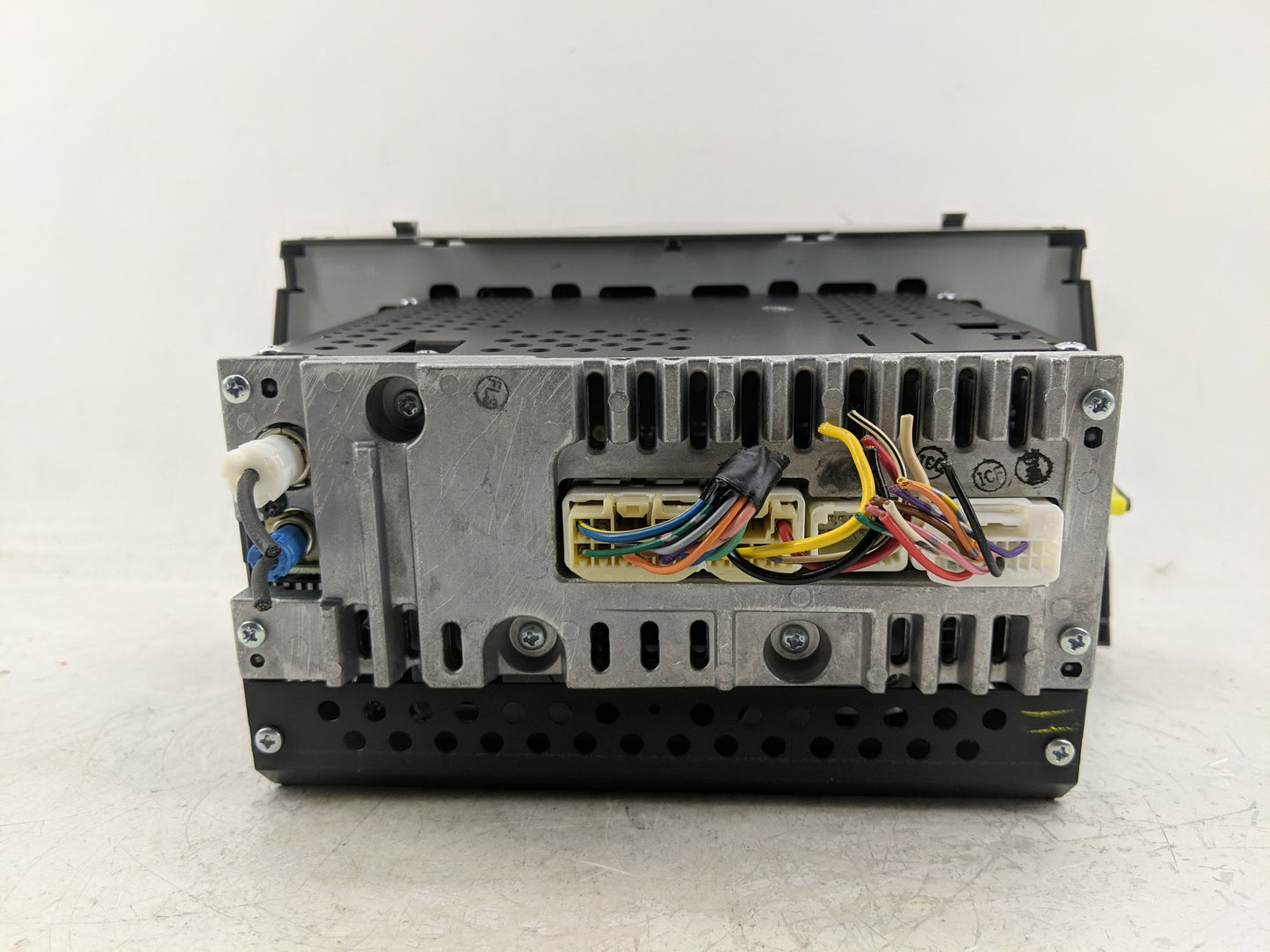 2010-2011 Toyota Camry Radio AM FM Cd Player Receiver Replacement P/N:86120-06181 Fits Fits 2010 2011 OEM Used Auto Parts -