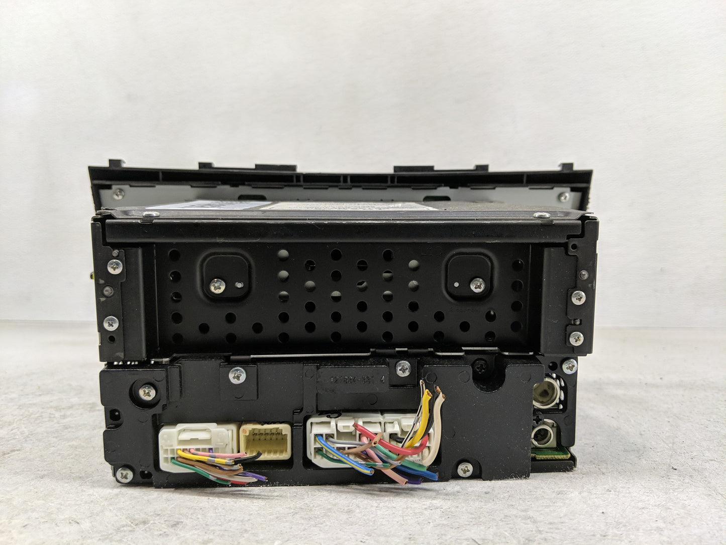 2010-2011 Toyota Camry Radio AM FM Cd Player Receiver Replacement P/N:86120-06480 Fits Fits 2010 2011 OEM Used Auto Parts -