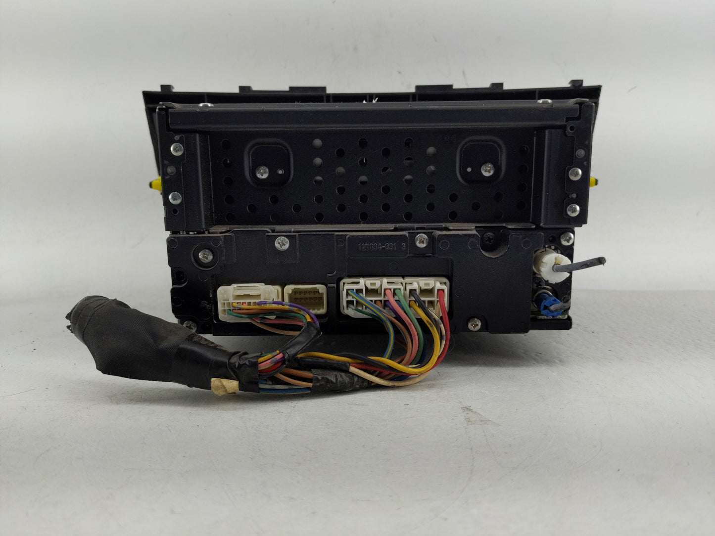 2010-2011 Toyota Camry Radio AM FM Cd Player Receiver Replacement P/N:86120 86480 Fits Fits 2010 2011 OEM Used Auto Parts -