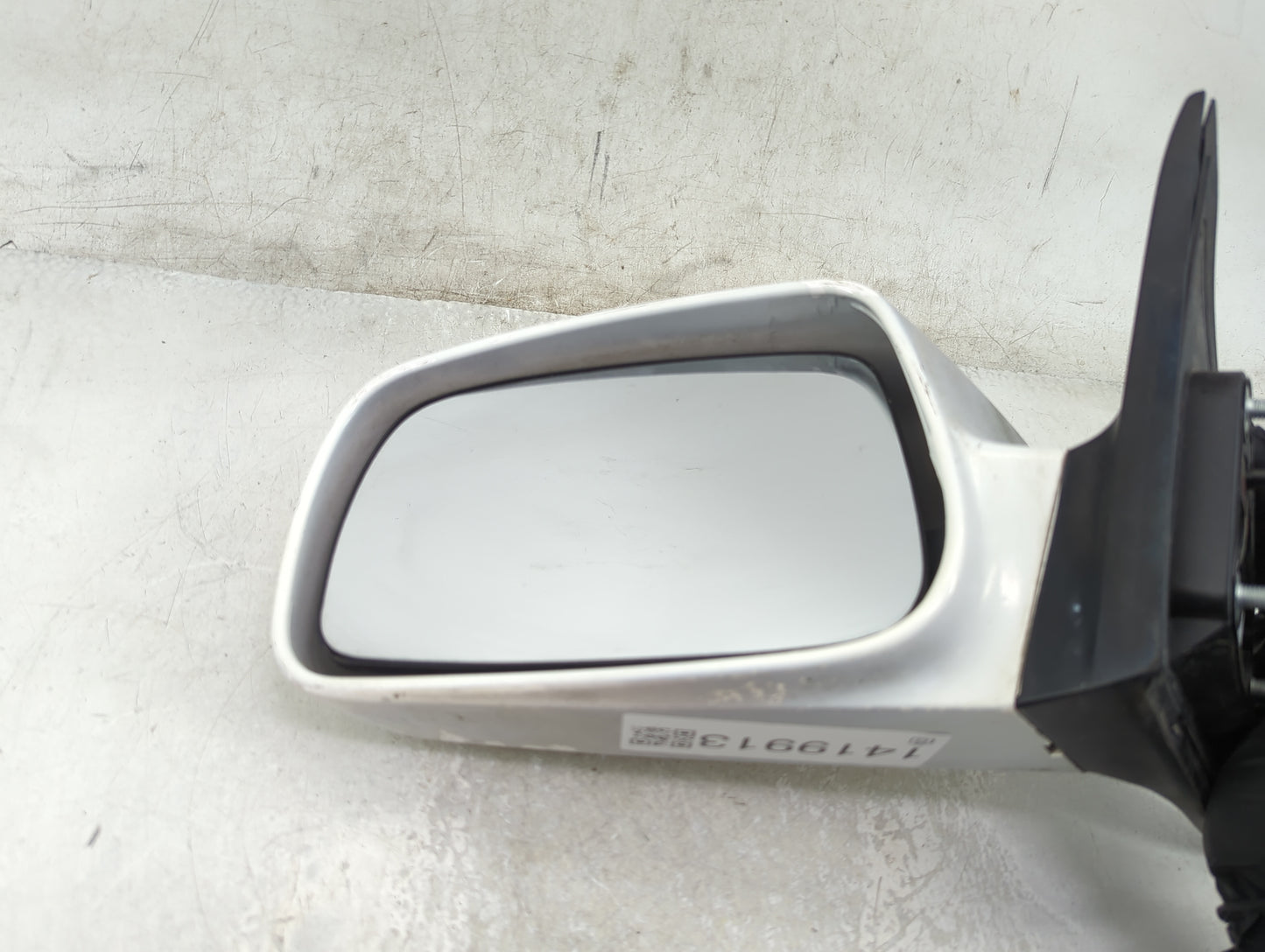 2007-2011 Toyota Camry Driver Side View Mirror - Left Door Mirror OEM Used - Oemusedautoparts1.com