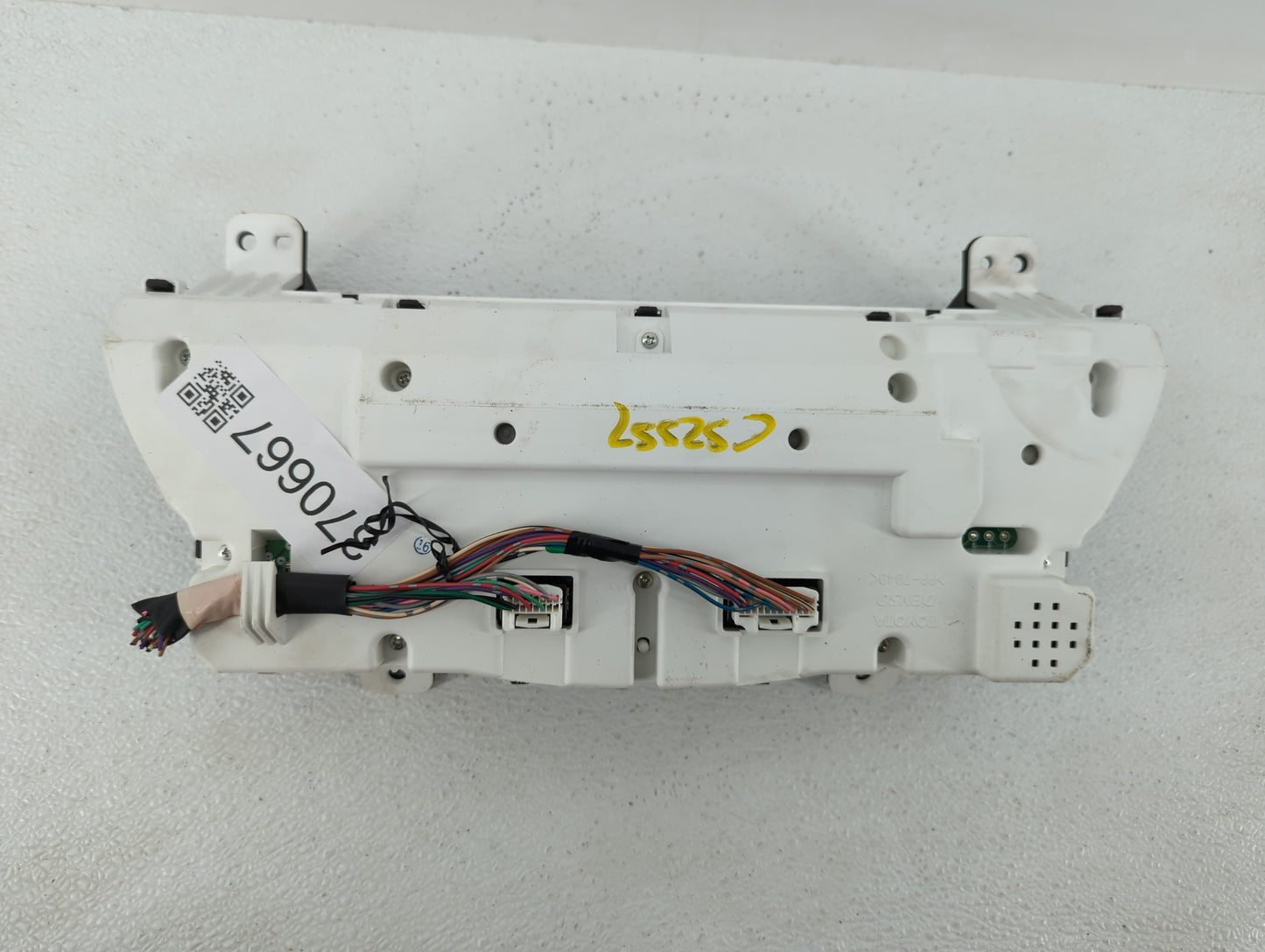 2010-2011 Toyota Camry Instrument Cluster Speedometer Gauges P/N:83800-06V10-00 83800-06V20 Fits Fits 2010 2011 OEM Used Aut