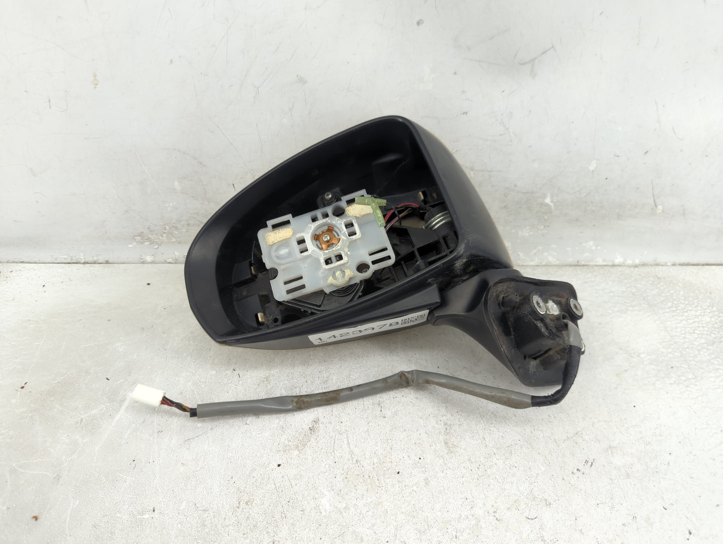 2010-2015 Toyota Prius Driver Side View Mirror - Left Door Mirror OEM Used - Oemusedautoparts1.com