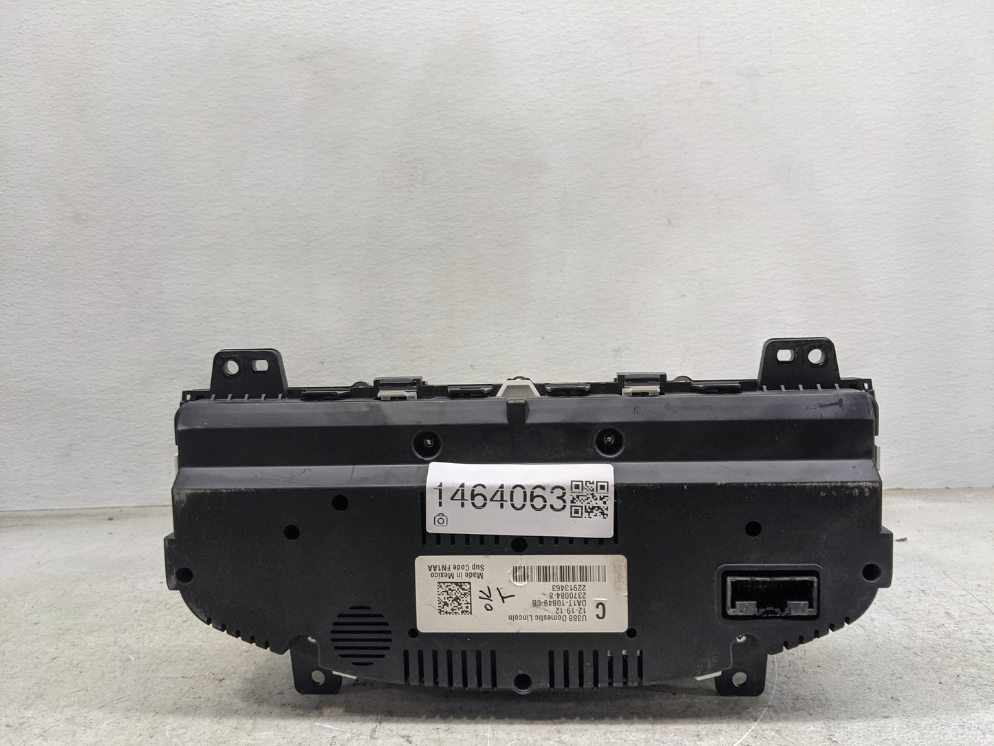 2010-2012 Toyota Rav4 Instrument Cluster Speedometer Gauges P/N:DA1T-10849-CB Miles: Fits Fits 2010 2011 2012 OEM Used Auto