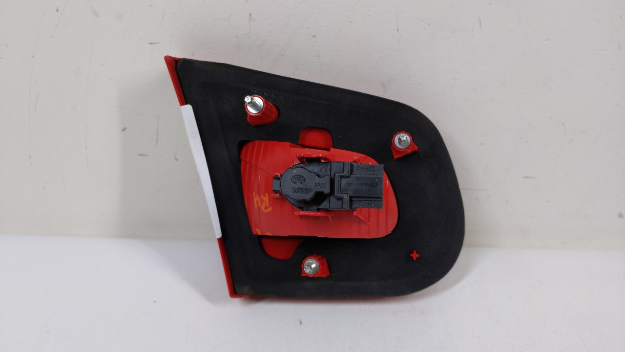 2007-2011 Volkswagen Eos Tail Light Assembly Passenger Right OEM P/N:1Q0945094 Fits Fits 2007 2008 2009 2010 2011 OEM Used A