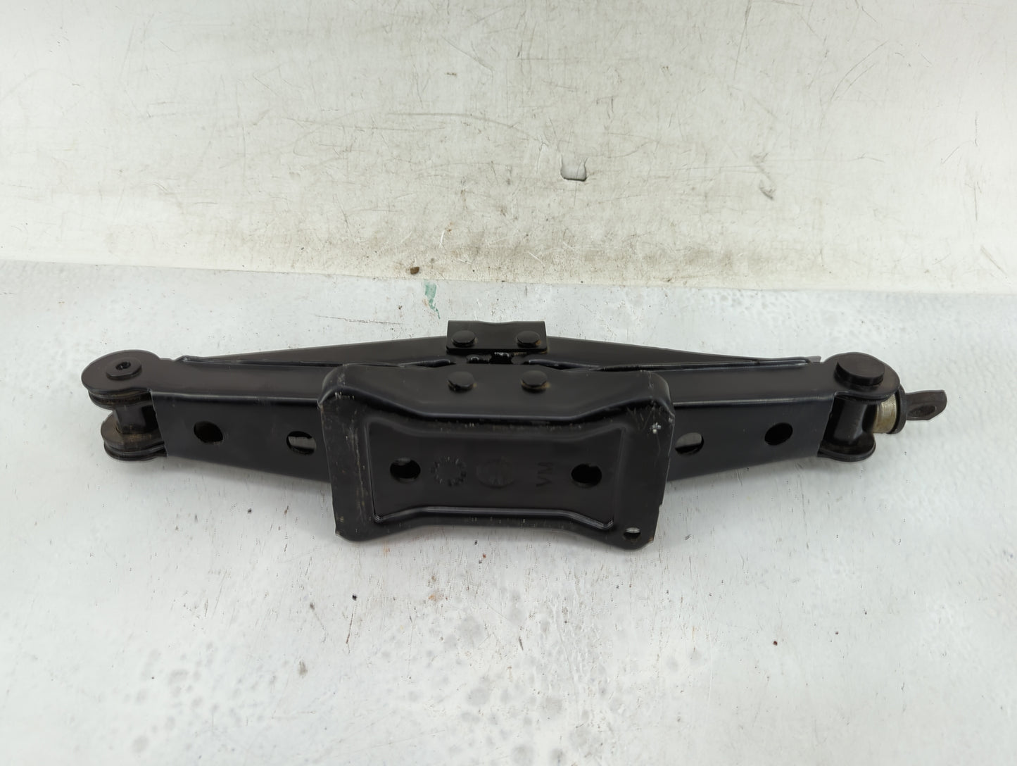 2011 Volkswagen Jetta Spare Scissor Car Jack - Oemusedautoparts1.com