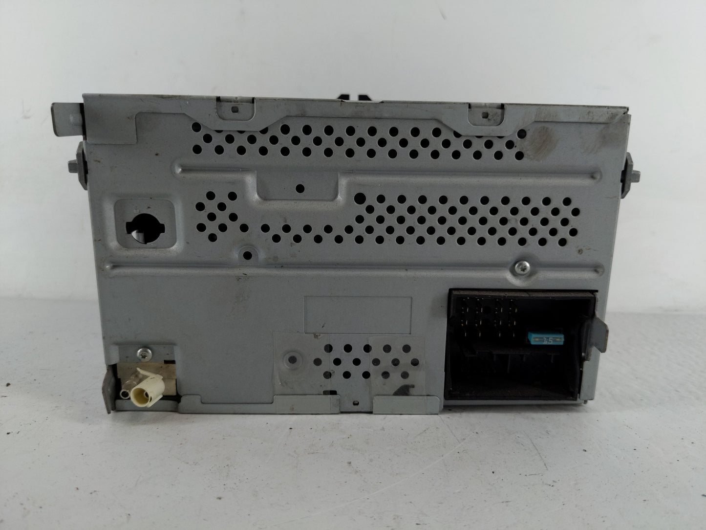2009-2017 Volkswagen Tiguan Radio AM FM Cd Player Receiver Replacement P/N:5N0 035 164 A Fits OEM Used Auto Parts - Oemuseda