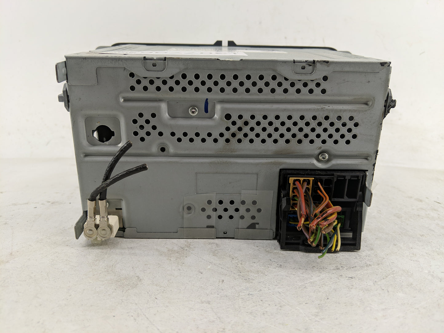 2009-2017 Volkswagen Tiguan Radio AM FM Cd Player Receiver Replacement P/N:5N0 035 164 A Fits OEM Used Auto Parts - Oemuseda