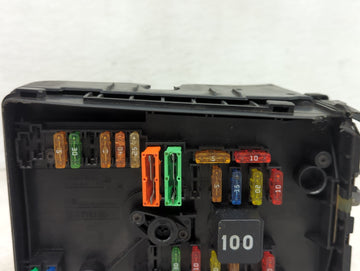 2009-2011 Volkswagen Tiguan Fusebox Fuse Box Panel Relay Module P/N:0-1718130 0-1718128-1 Fits OEM Used Auto Parts