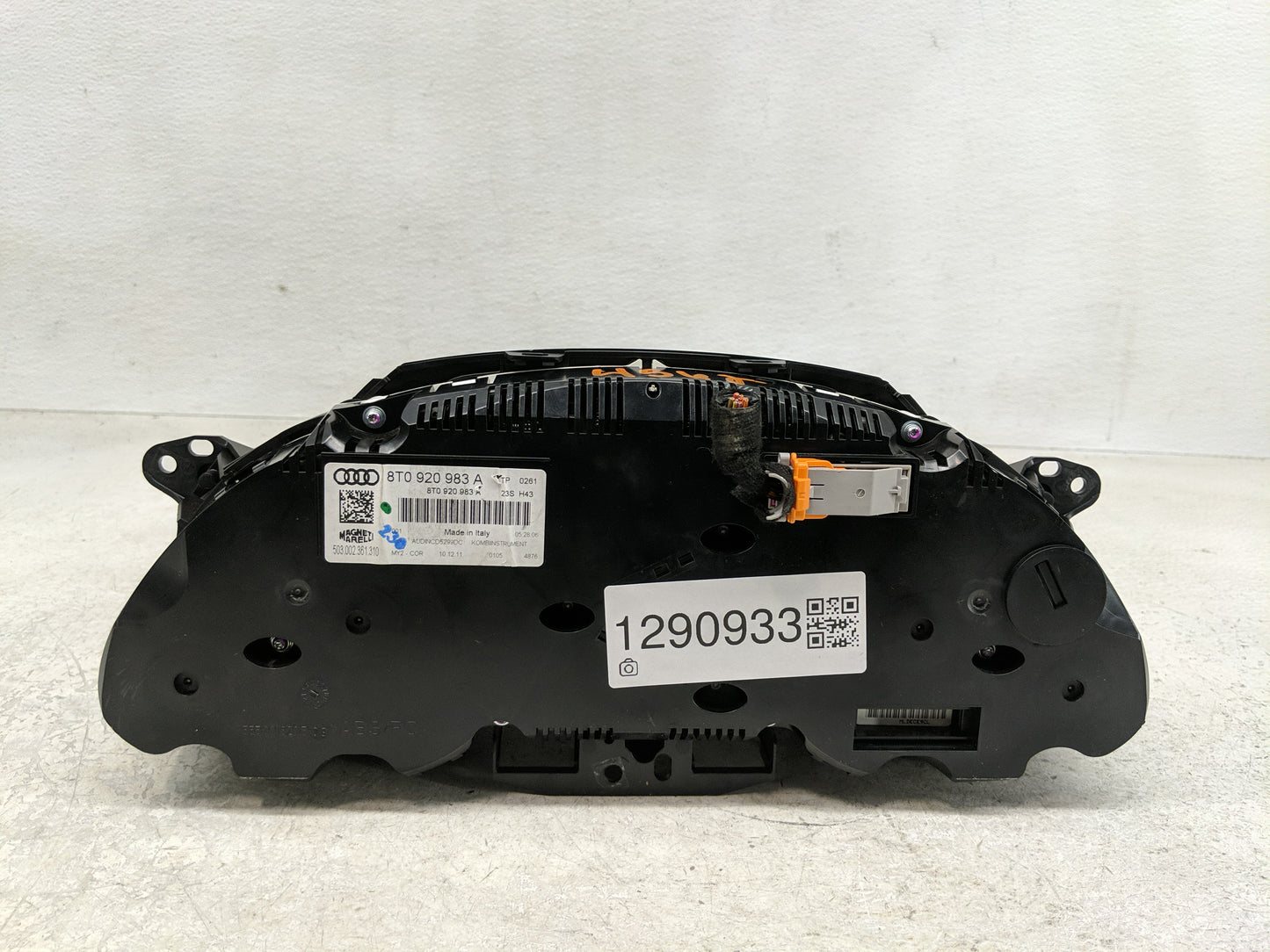 2010-2012 Audi A5 Instrument Cluster Speedometer Gauges P/N:8T0 920 983 A Fits Fits 2010 2011 2012 OEM Used Auto Parts - Oem