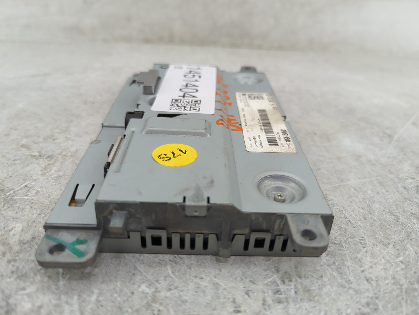 2009-2017 Audi Q5 Information Display Screen - Oemusedautoparts1.com