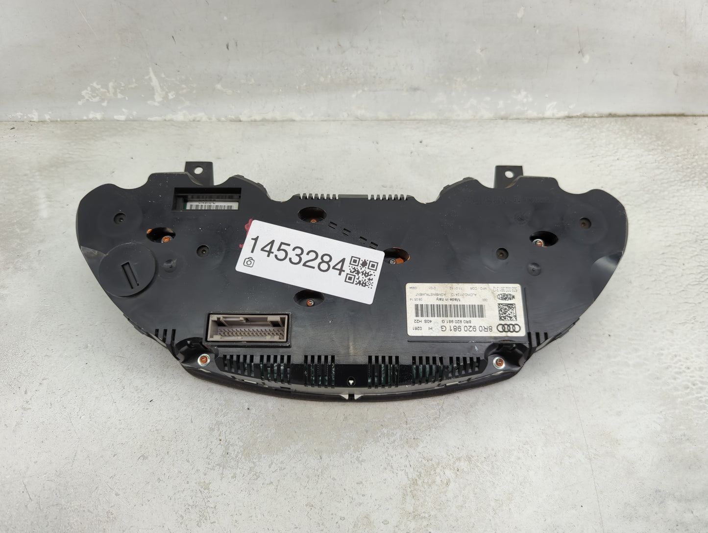 2011-2012 Audi Q5 Instrument Cluster Speedometer Gauges P/N:8R0920981G 503002381312 Miles:102K Fits Fits 2011 2012 OEM Used